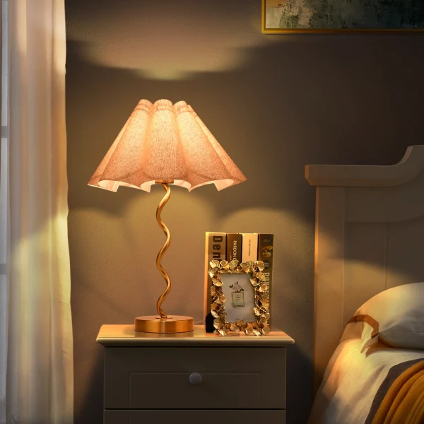 Scalloped Pleated Wavy Table Lamp